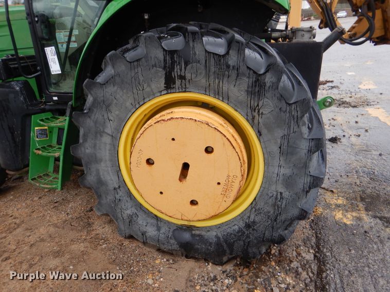 image for item DL2792 2013 John Deere 6105M  MFWD tractor