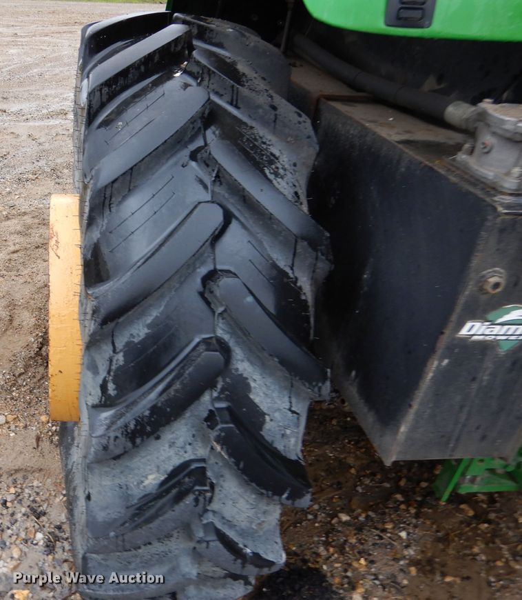 image for item DL2792 2013 John Deere 6105M  MFWD tractor