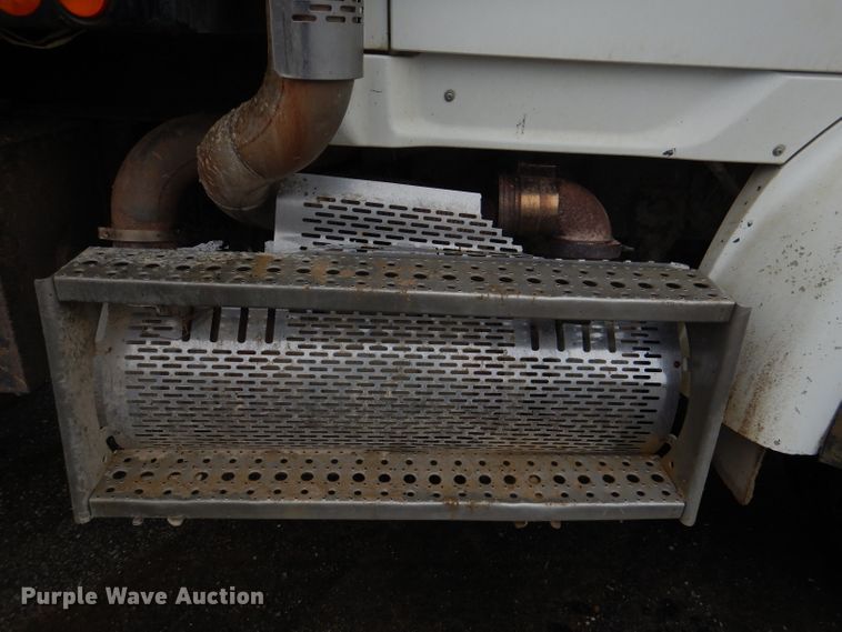 image for item DL2805 2009 Sterling LT9500  dump truck