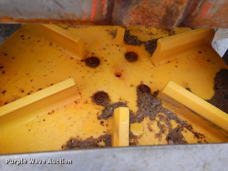 image for item DL2805 2009 Sterling LT9500  dump truck