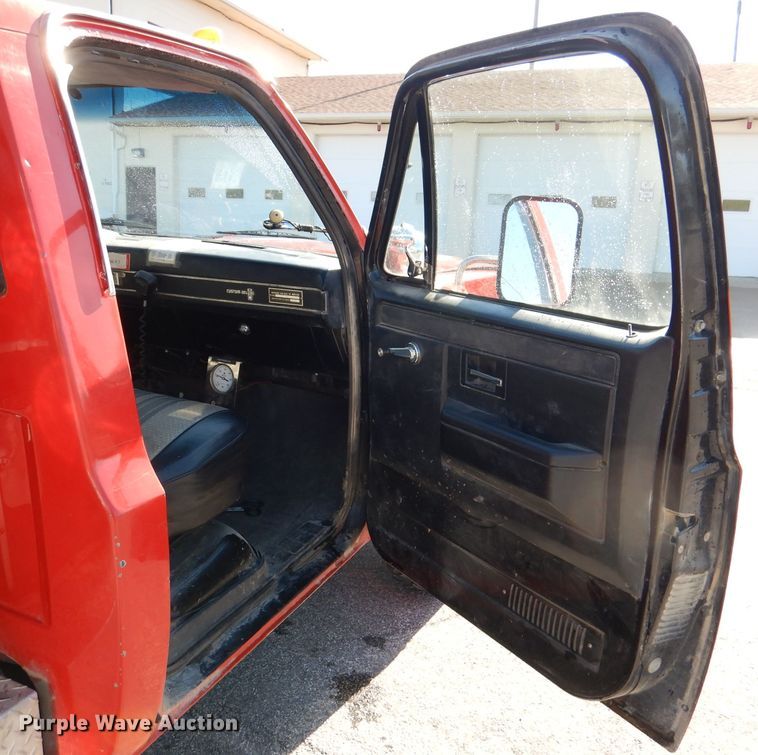 image for item DL2916 1981 Chevrolet K30  fire truck