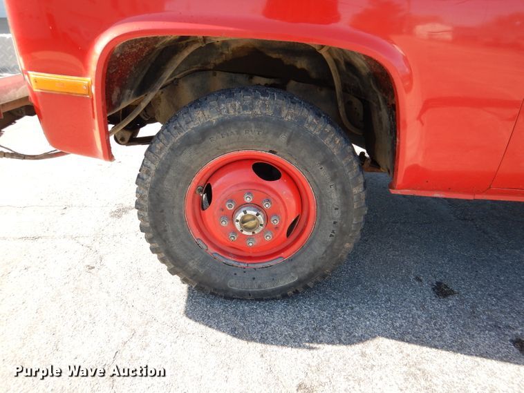 image for item DL2916 1981 Chevrolet K30  fire truck