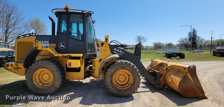image for item FL9201 2005 John Deere 444J  wheel loader
