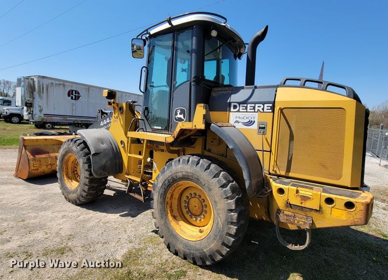 image for item FL9201 2005 John Deere 444J  wheel loader