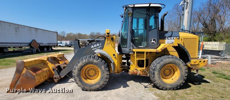 image for item FL9201 2005 John Deere 444J  wheel loader