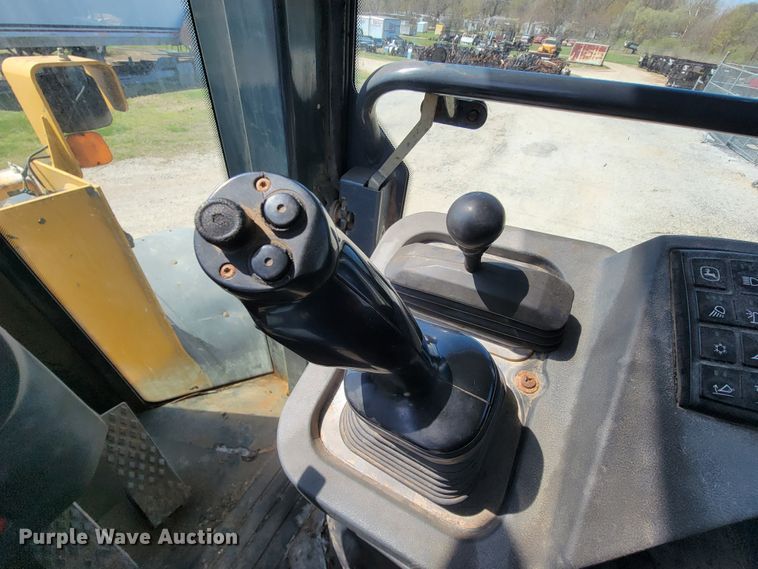 image for item FL9201 2005 John Deere 444J  wheel loader