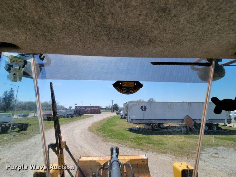 image for item FL9201 2005 John Deere 444J  wheel loader