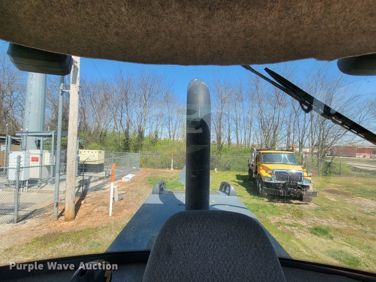 image for item FL9201 2005 John Deere 444J  wheel loader