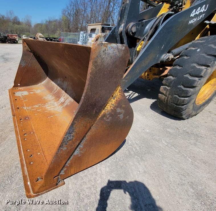 image for item FL9201 2005 John Deere 444J  wheel loader