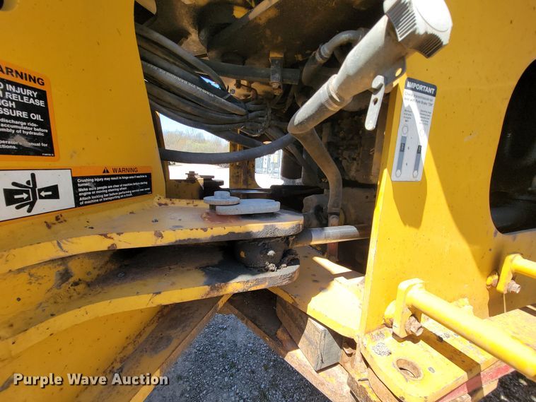 image for item FL9201 2005 John Deere 444J  wheel loader