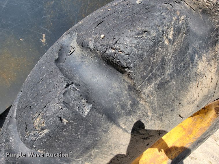 image for item FL9201 2005 John Deere 444J  wheel loader