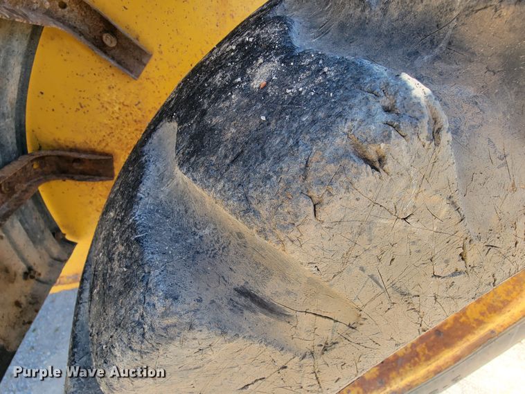 image for item FL9201 2005 John Deere 444J  wheel loader