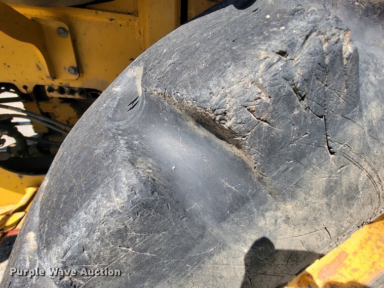 image for item FL9201 2005 John Deere 444J  wheel loader