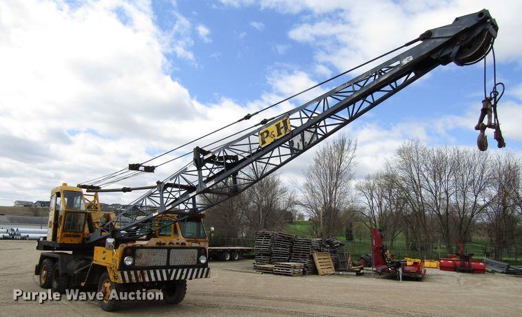 image for item GC9906 1961 P & H TC105  truck crane
