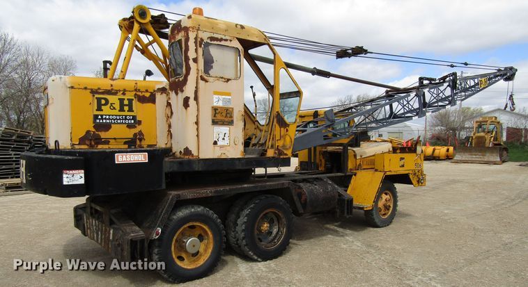 image for item GC9906 1961 P & H TC105  truck crane