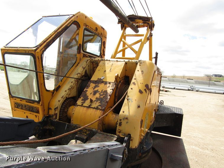 image for item GC9906 1961 P & H TC105  truck crane