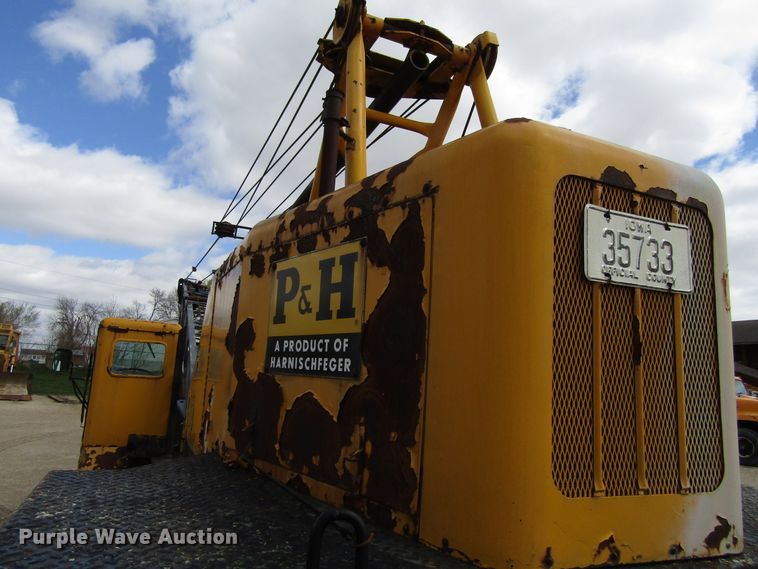 image for item GC9906 1961 P & H TC105  truck crane