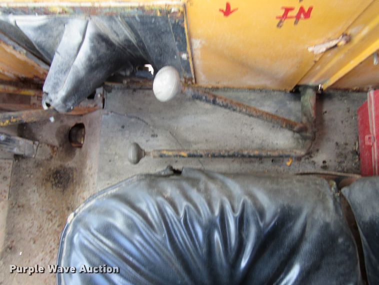 image for item GC9906 1961 P & H TC105  truck crane