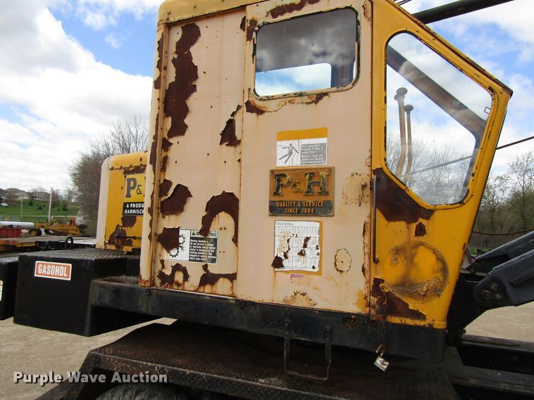 image for item GC9906 1961 P & H TC105  truck crane