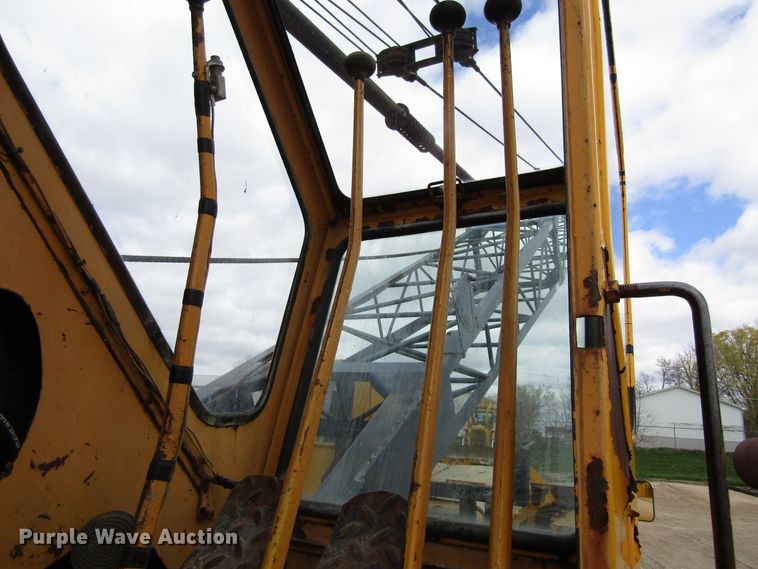 image for item GC9906 1961 P & H TC105  truck crane