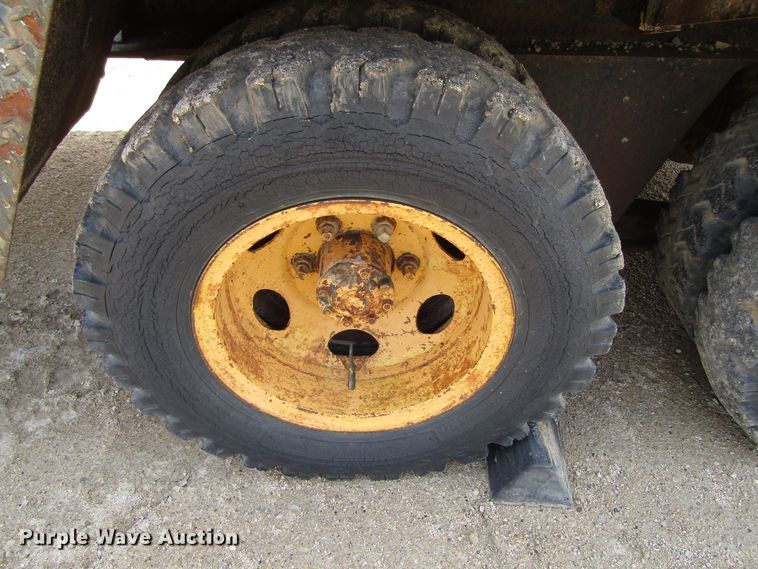 image for item GC9906 1961 P & H TC105  truck crane