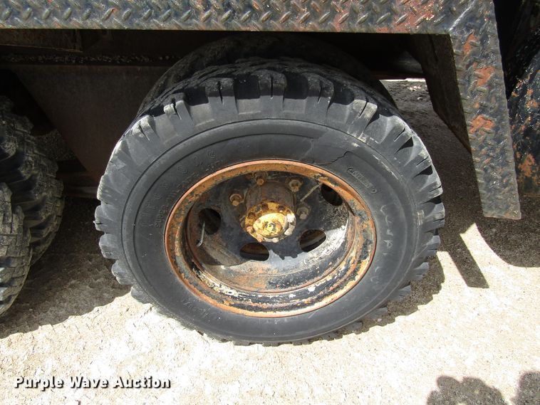 image for item GC9906 1961 P & H TC105  truck crane