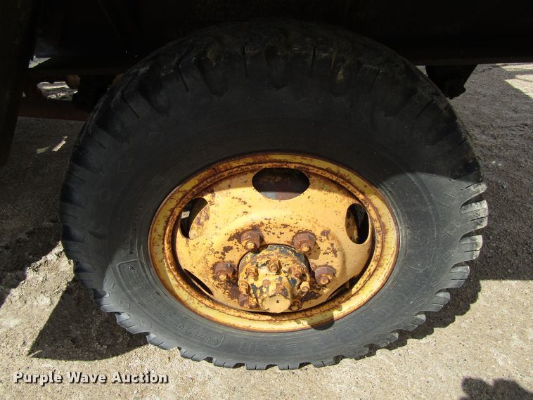 image for item GC9906 1961 P & H TC105  truck crane