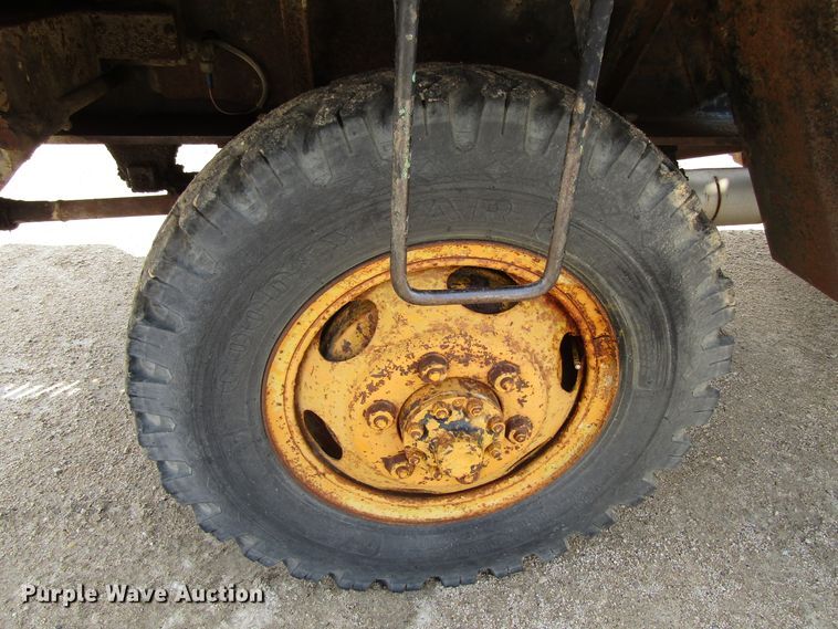 image for item GC9906 1961 P & H TC105  truck crane