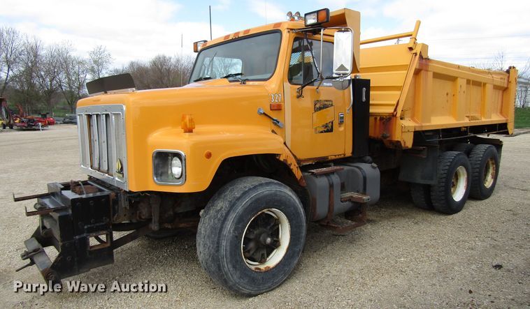 image for item GC9907 1999 International 2674  dump truck