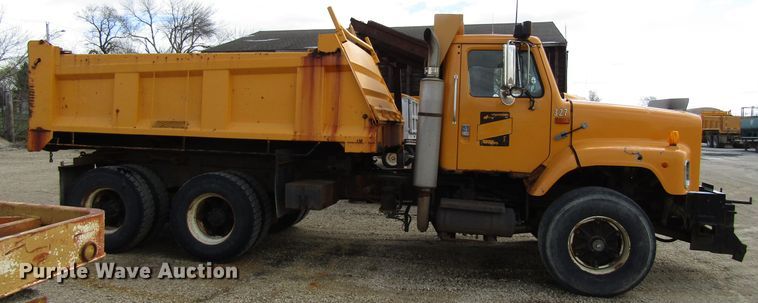 image for item GC9907 1999 International 2674  dump truck
