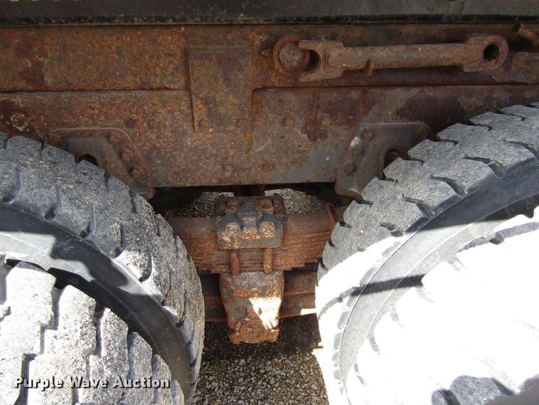 image for item GC9907 1999 International 2674  dump truck