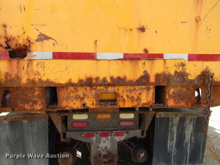 image for item GC9907 1999 International 2674  dump truck