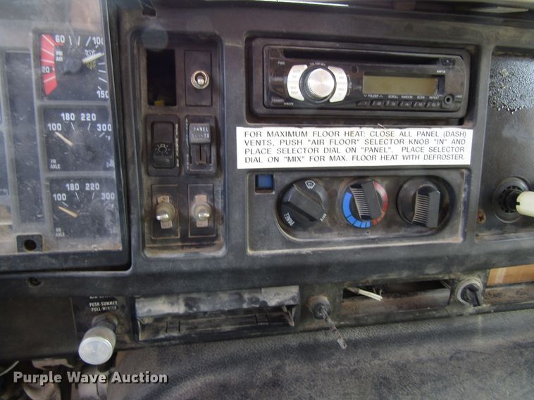 image for item GC9907 1999 International 2674  dump truck