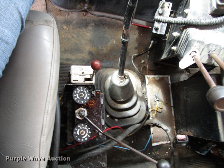 image for item GC9907 1999 International 2674  dump truck