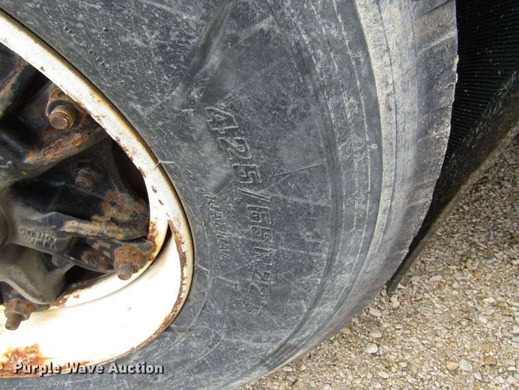 image for item GC9907 1999 International 2674  dump truck