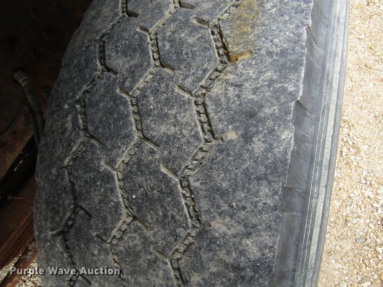 image for item GC9907 1999 International 2674  dump truck