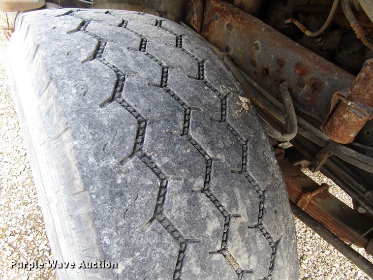 image for item GC9907 1999 International 2674  dump truck