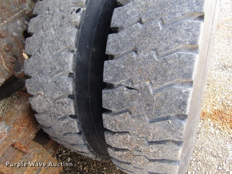 image for item GC9907 1999 International 2674  dump truck