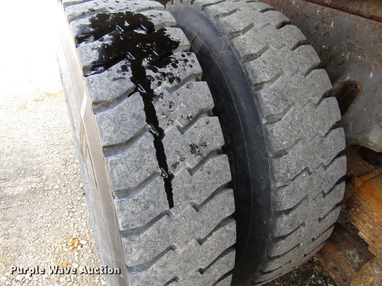 image for item GC9907 1999 International 2674  dump truck