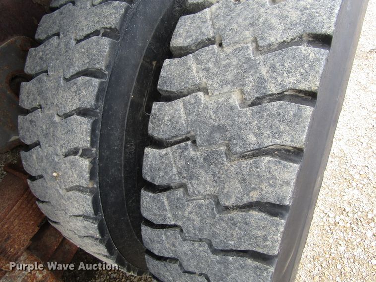 image for item GC9907 1999 International 2674  dump truck