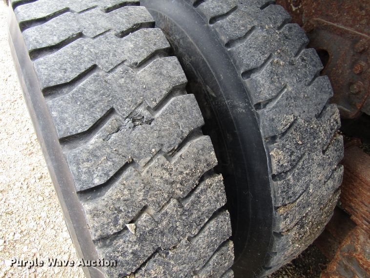 image for item GC9907 1999 International 2674  dump truck