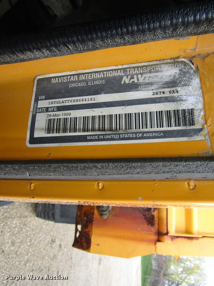 image for item GC9907 1999 International 2674  dump truck