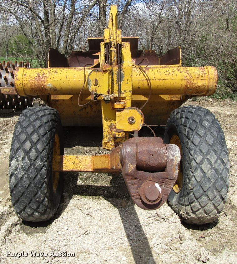image for item GC9908 1957 Caterpillar 60  scraper