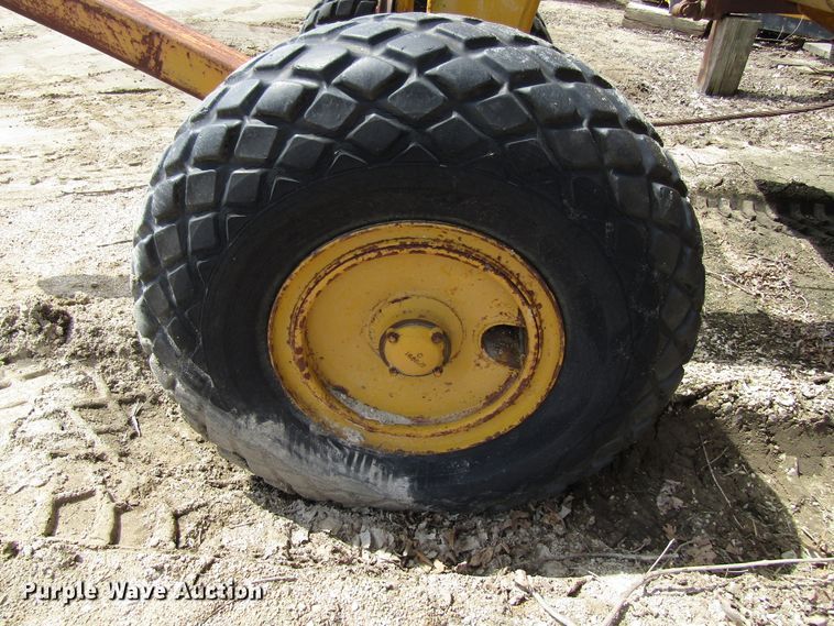 image for item GC9908 1957 Caterpillar 60  scraper