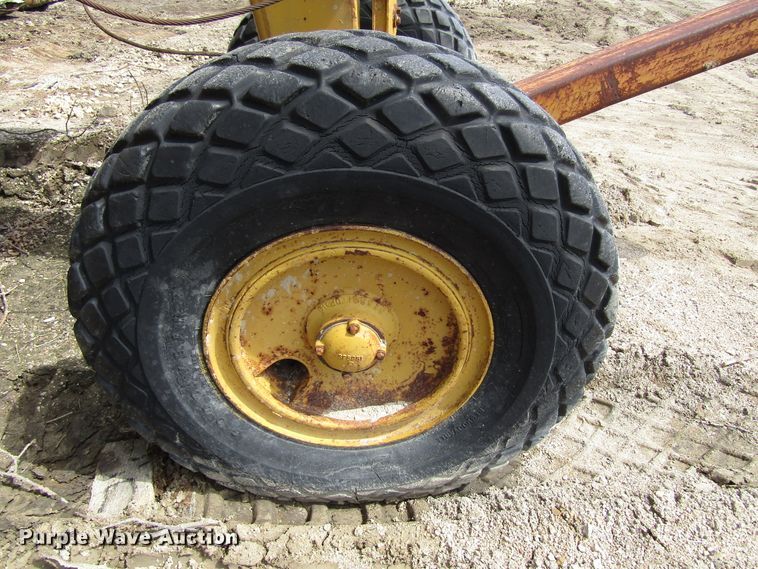 image for item GC9908 1957 Caterpillar 60  scraper