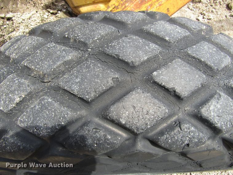 image for item GC9908 1957 Caterpillar 60  scraper