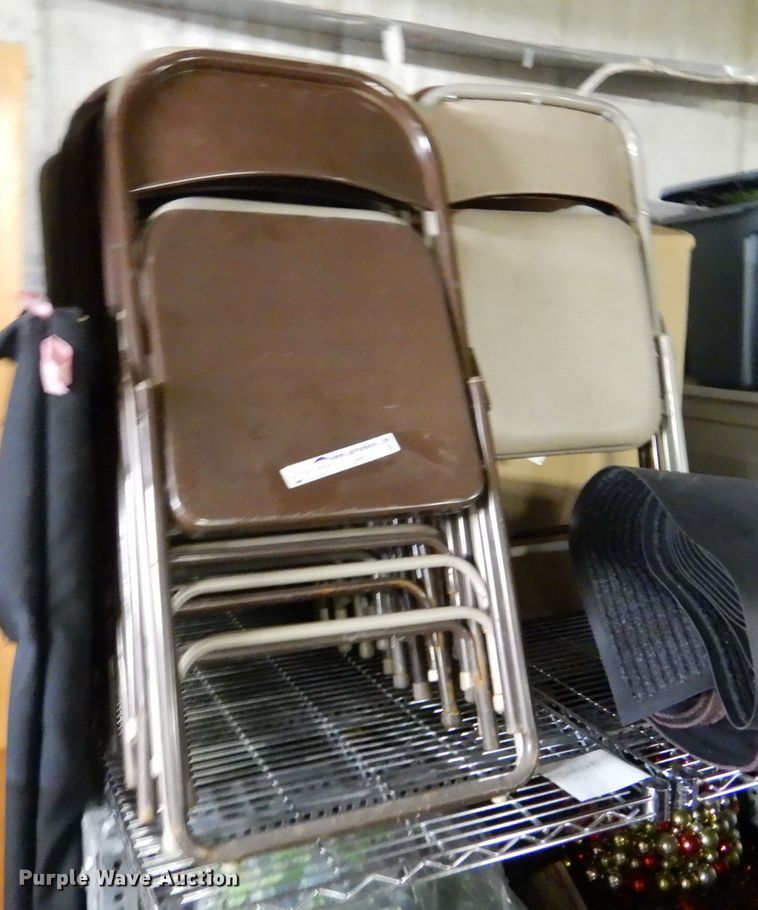 image for item GH9161 Approximately 15 metal folding chairs