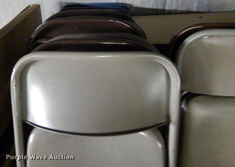 image for item GH9161 Approximately 15 metal folding chairs