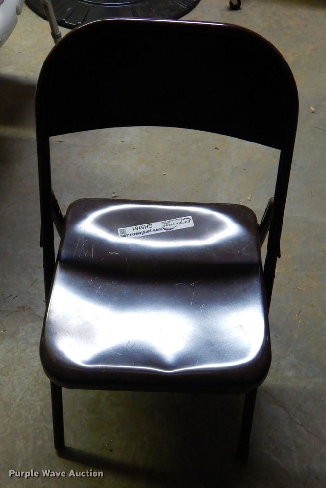 image for item GH9161 Approximately 15 metal folding chairs