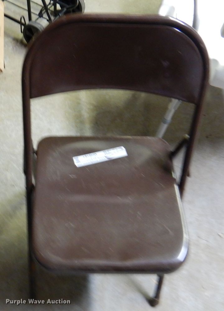 image for item GH9161 Approximately 15 metal folding chairs